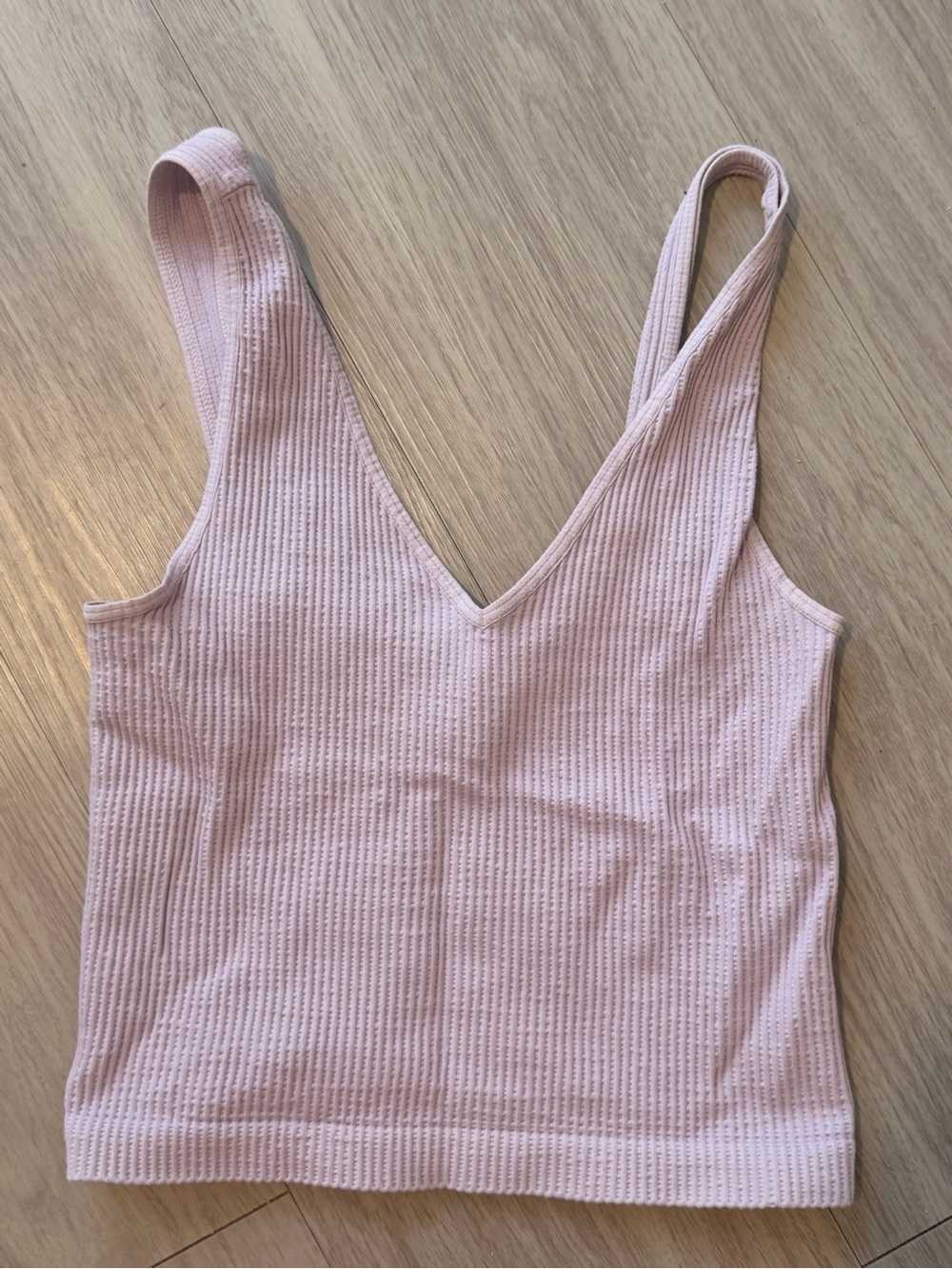 Sunday Skin Women’s Ribbed V-Neck Crop Tank Top - Light Purple